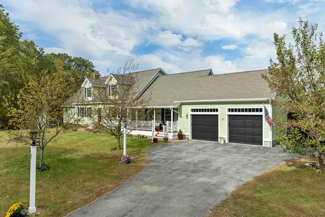 $949,000 | 15 County Road, Alton, NH 03810