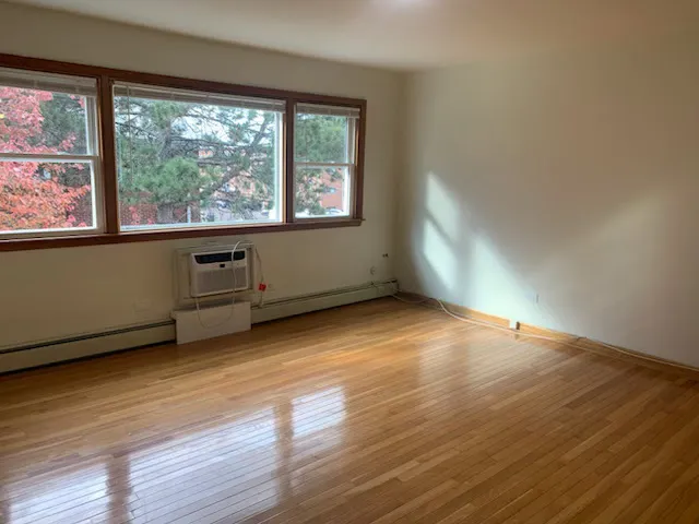 $1,800 | 10122 Hartford Court, Unit 2A, Schiller Park, IL 60176