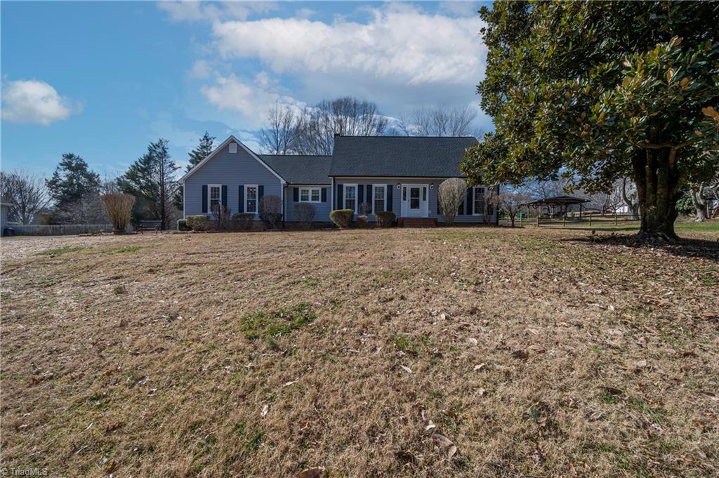8052 Lasater Road Clemmons, NC 27012 - Photo 3 of 50 Gallery Image 3