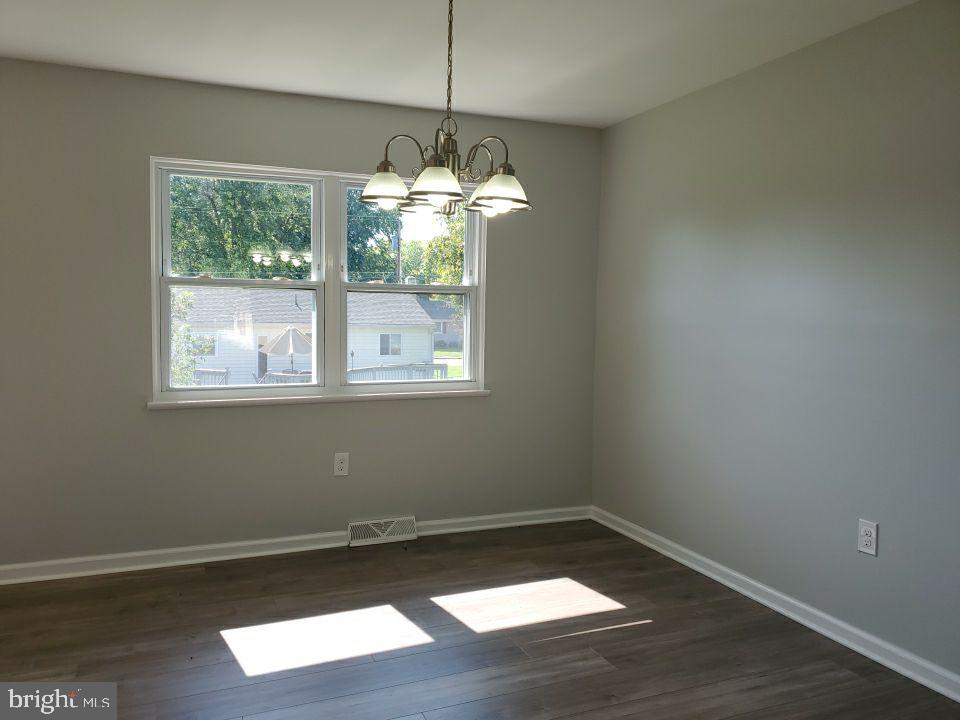 83 Georgia Road Pennsville, NJ 08070 - Photo 9 of 24