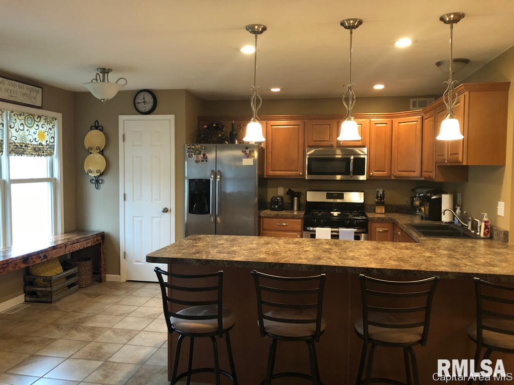 603 North Main Street Athens, IL 62613 - Photo 5 of 16 Gallery Image 5