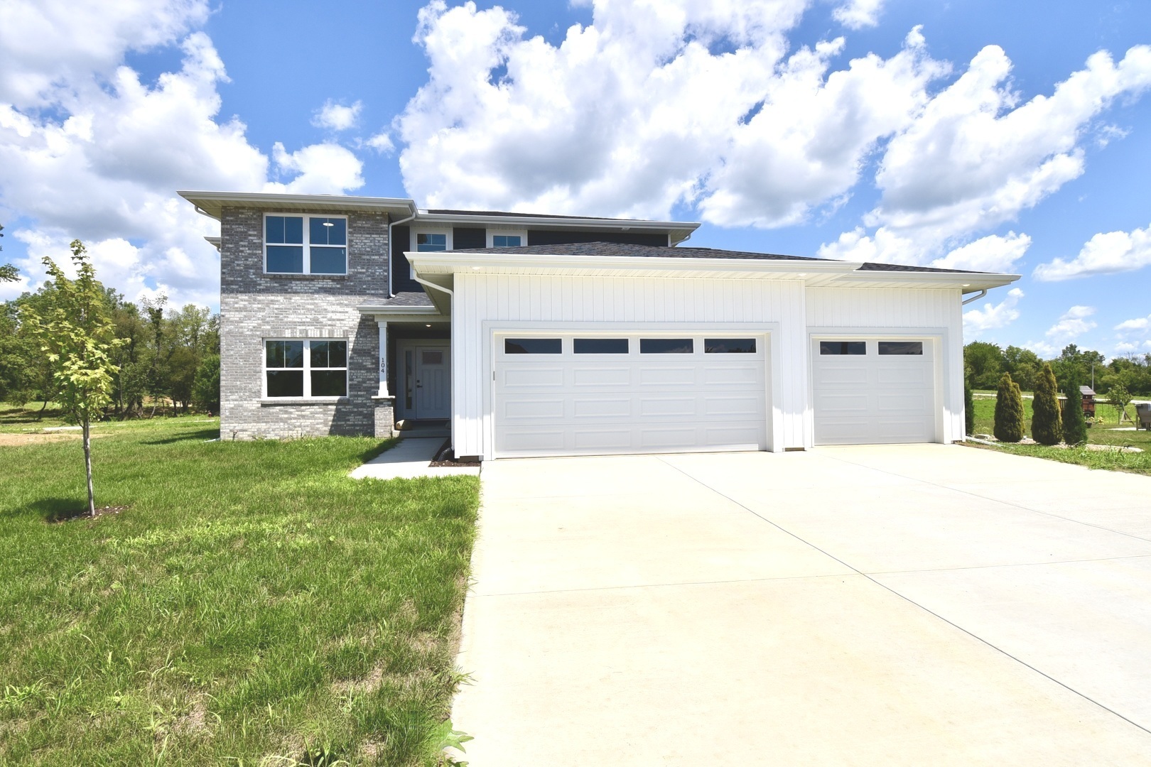 104 Raef Road Downs, IL 61736 - Photo 1 of 29 Gallery Image 1