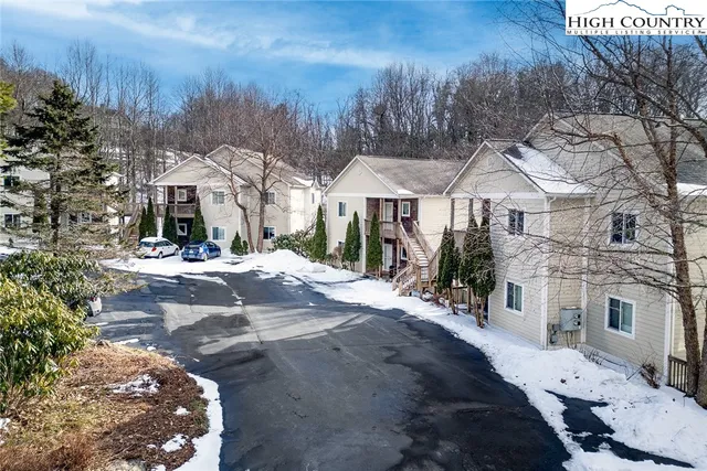 $425,000 | 182 Evergreen Springs Court, Unit 401, Blowing Rock, NC 28605
