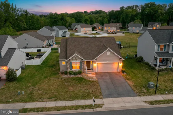 $400,000 | 27 River Cliff Circle, Felton, DE 19943