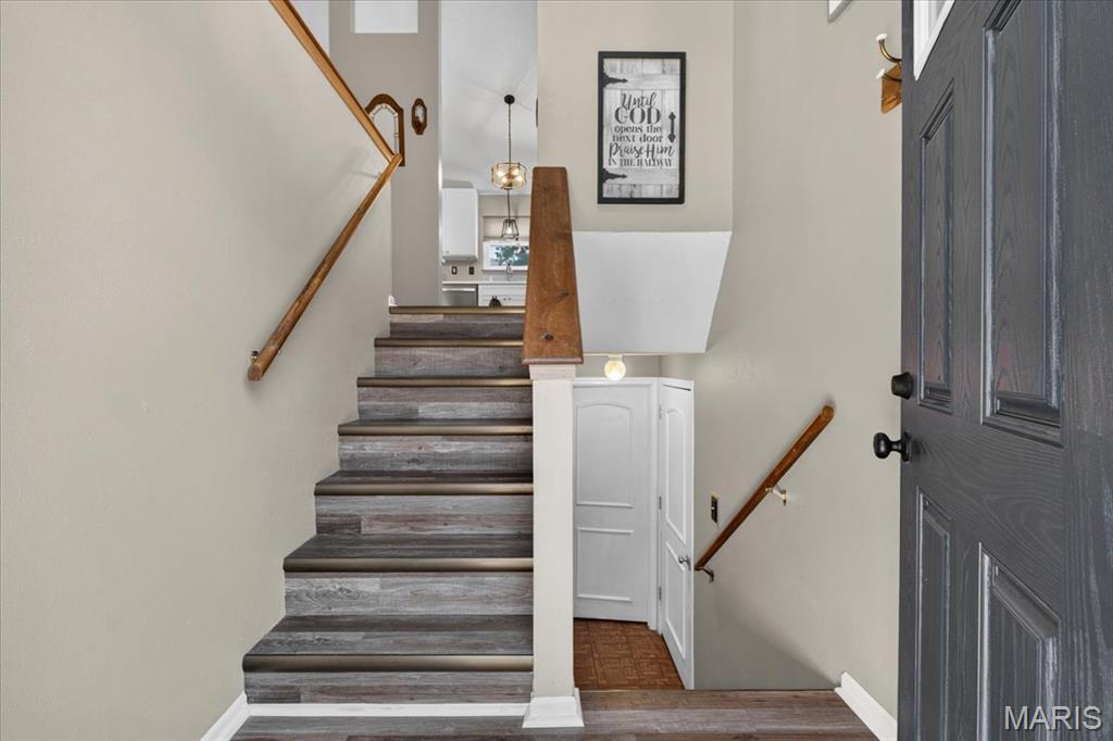2045 Rosedale Court Arnold, MO 63010 - Photo 4 of 34 Gallery Image 4