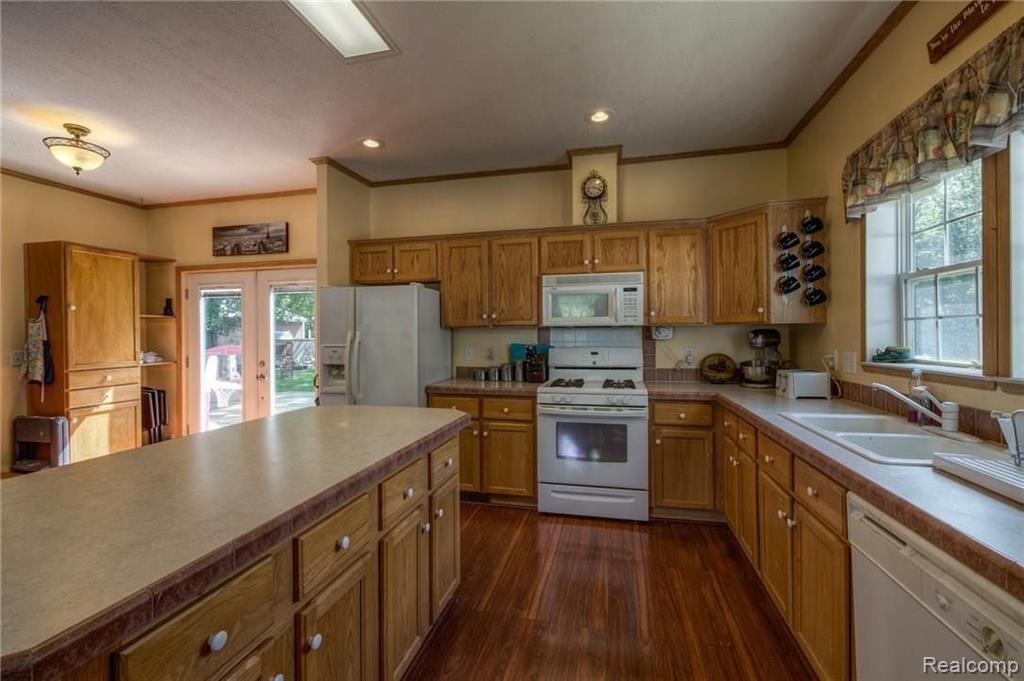 22675 Sumpter Road Belleville, MI 48111 - Photo 6 of 25