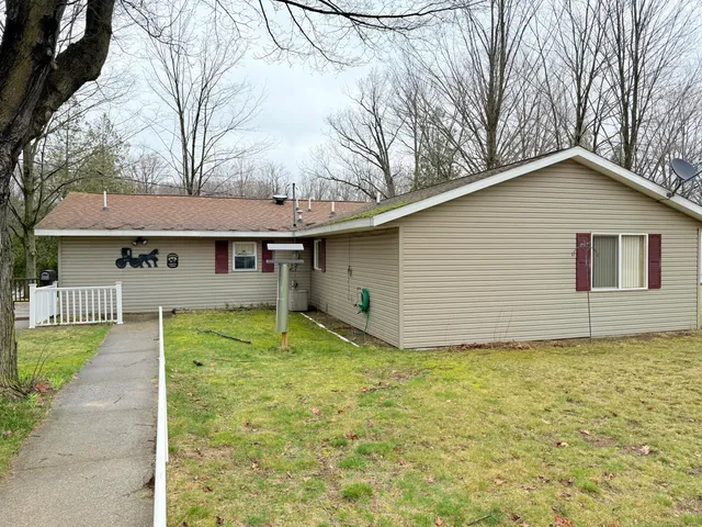 $230,000 | 15370 Rapids Drive, Hersey, MI 49639