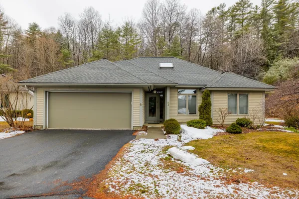 $535,000 | 84 Iris Way, Hartford, VT 05001