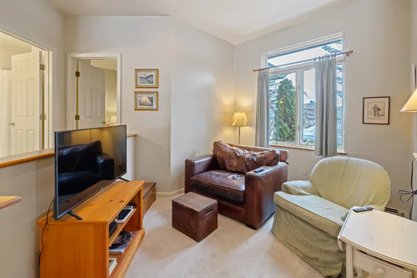 $535,000 | 84 Iris Way, Hartford, VT 05001