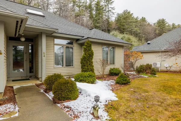 $535,000 | 84 Iris Way, Hartford, VT 05001