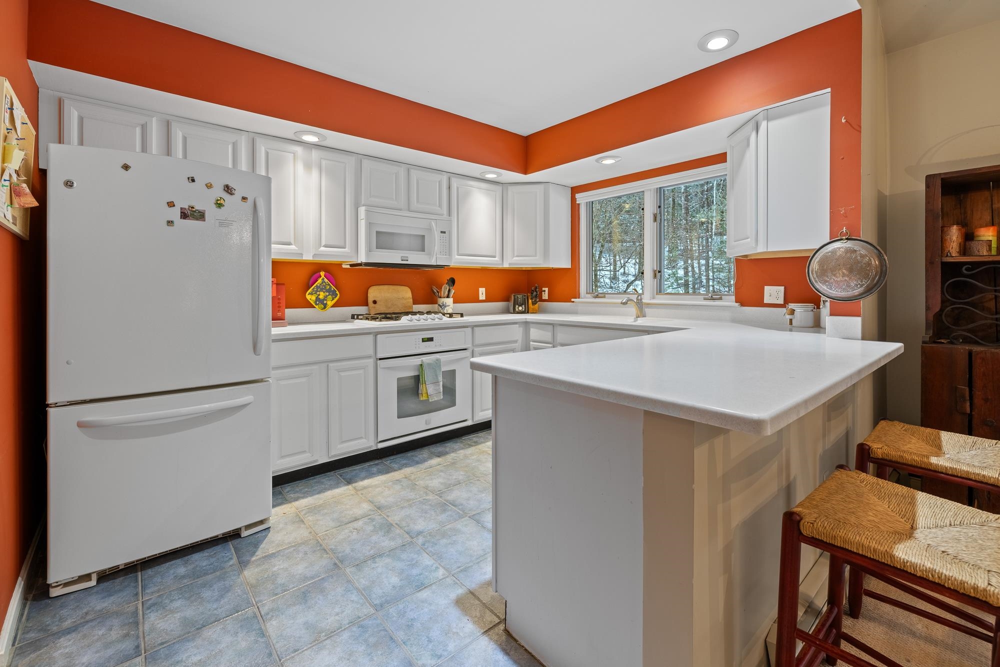 84 Iris Way Hartford, VT 05001 - Photo 8 of 48