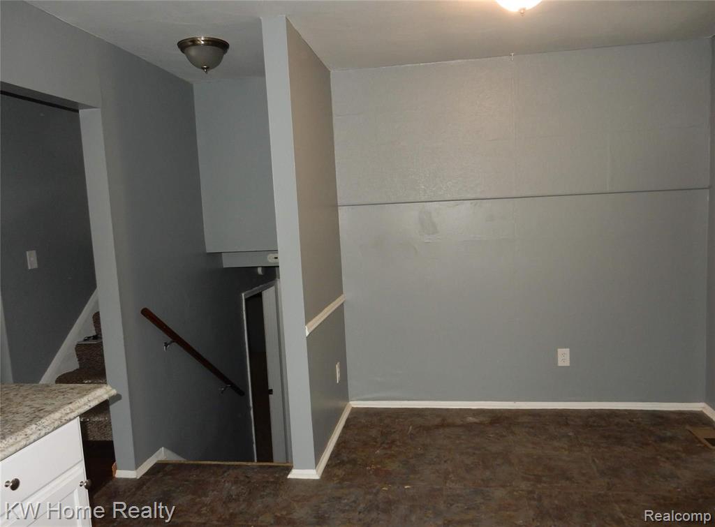 4954 Inkster Road Westland, MI 48186 - Photo 5 of 23
