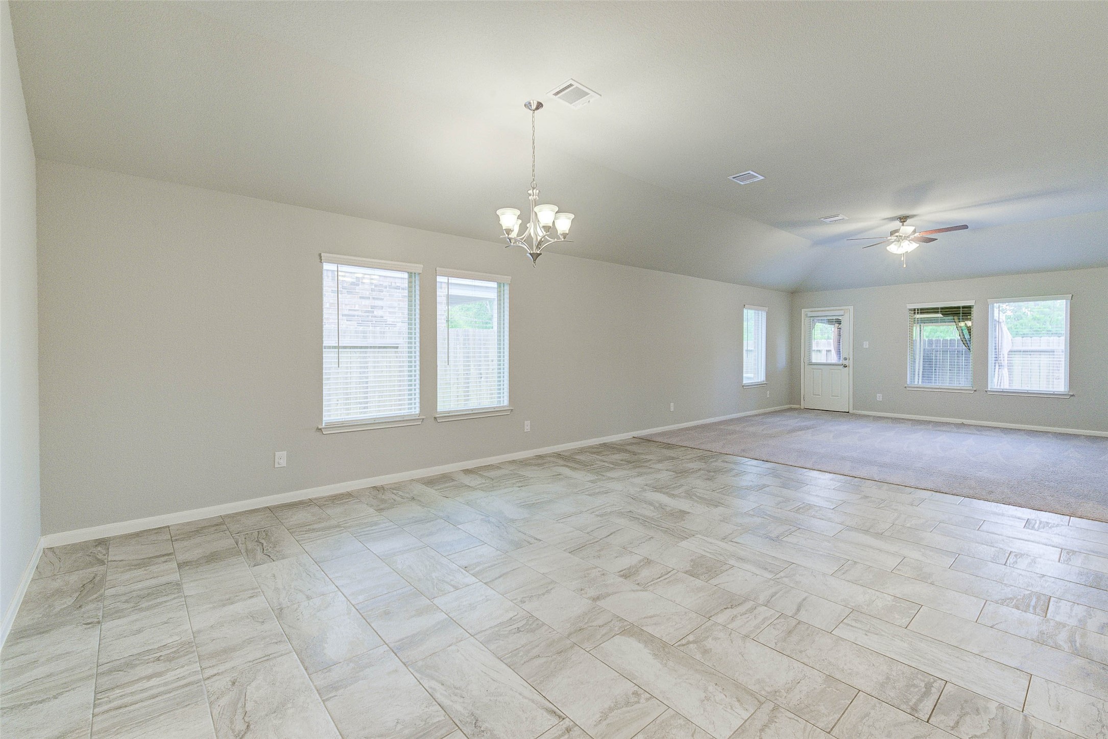 239 Murrieta Lane Rosharon, TX 77583 - Photo 11 of 27 Gallery Image 11