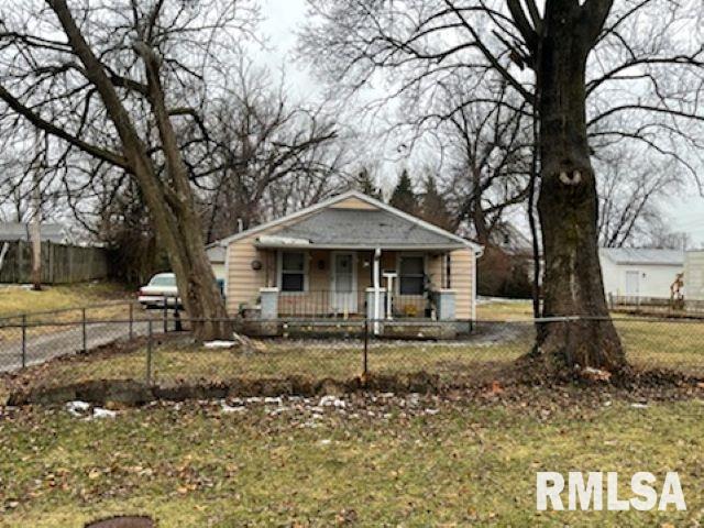 916 Yates Avenue Springfield, IL 62702 - Photo 2 of 3