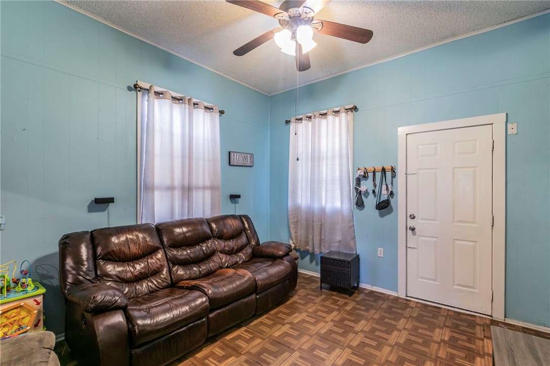 1507 Cleveland Avenue Waco, TX 76706 - Photo 5 of 24