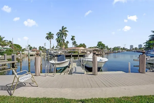 $2,000 | 2201 Southeast 9th Street, Unit 203, Pompano Beach, FL 33062