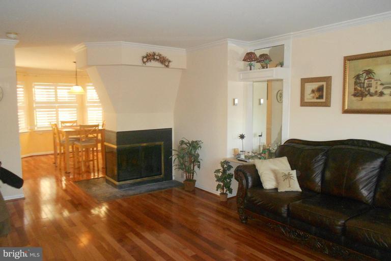 9103 Ridgefield Lane Frederick, MD 21701 - Photo 1 of 30 Open Main level entry