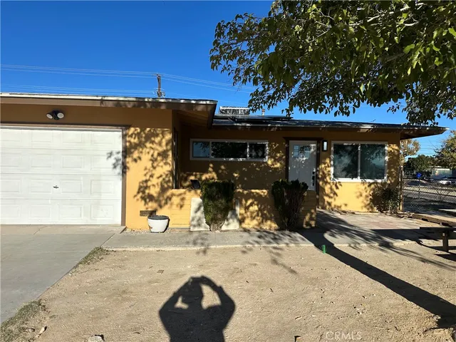 $390,000 | 15059 Tatum Court, Victorville, CA 92395