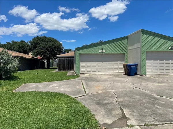 $1,850 | 4916 Delwood Street, Corpus Christi, TX 78413