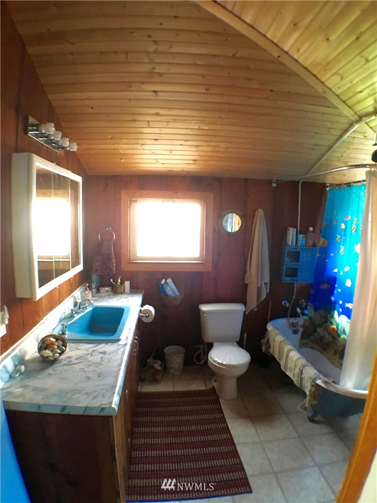 2153 Cedar Street Point Roberts, WA 98281 - Photo 8 of 10 Gallery Image 8