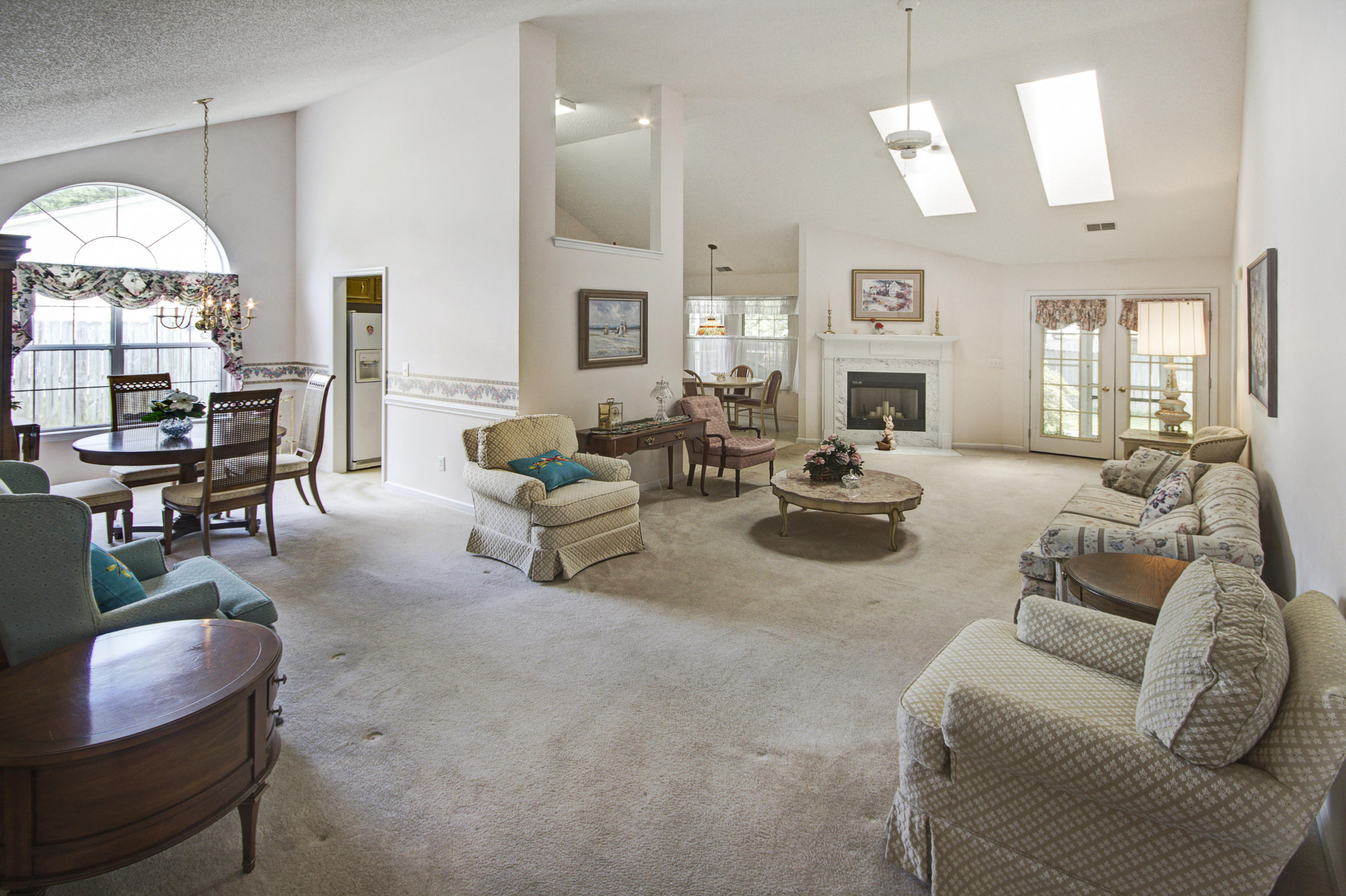 308 Bertram Road Summerville, SC 29485 - Photo 3 of 23 Wonderful Sky Lights