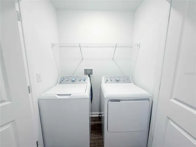 $1,950 | 6158 Daerr Rdg Street, Zephyrhills, FL 33542