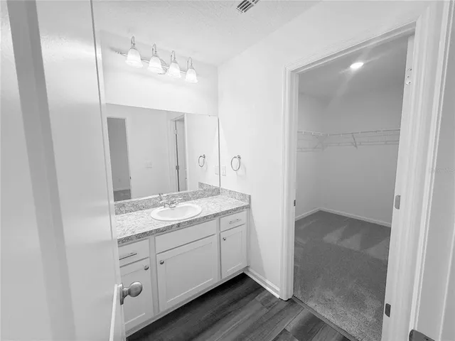 $1,950 | 6158 Daerr Rdg Street, Zephyrhills, FL 33542