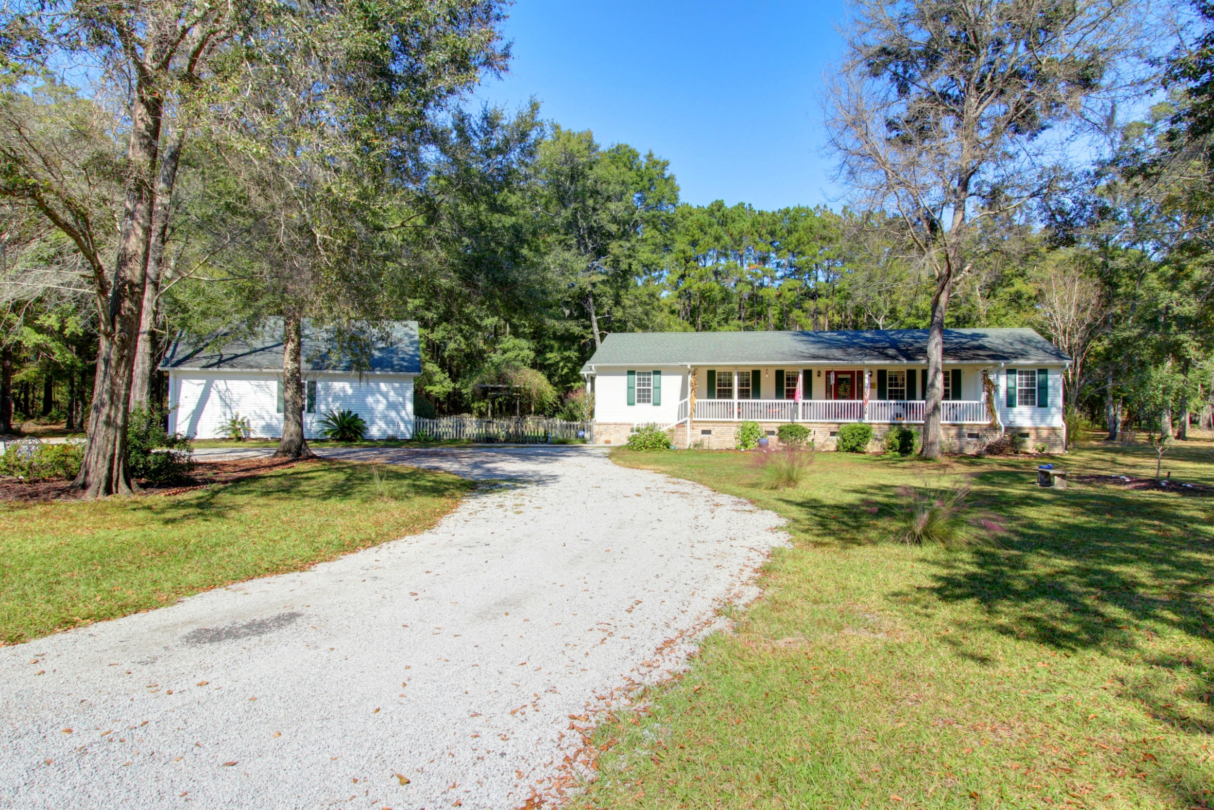 6650 Old Jacksonboro Road Ravenel, SC 29470 - Photo 2 of 38 6650 Old Jackson (6)