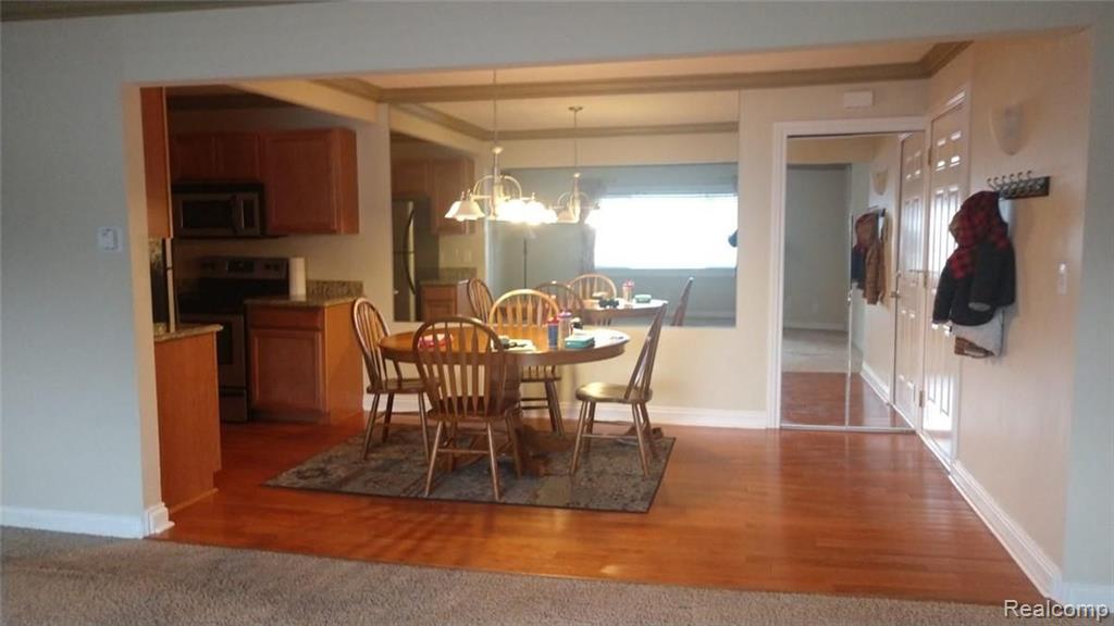 2377 Walton Boulevard, Unit 17 Rochester, MI 48309 - Photo 4 of 11
