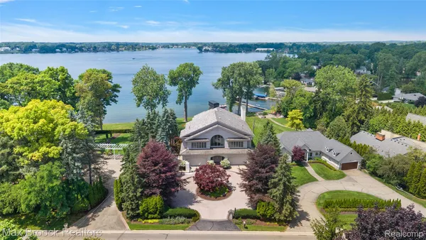 $19,500 | 2980 Middlebelt Road, West Bloomfield, MI 48323