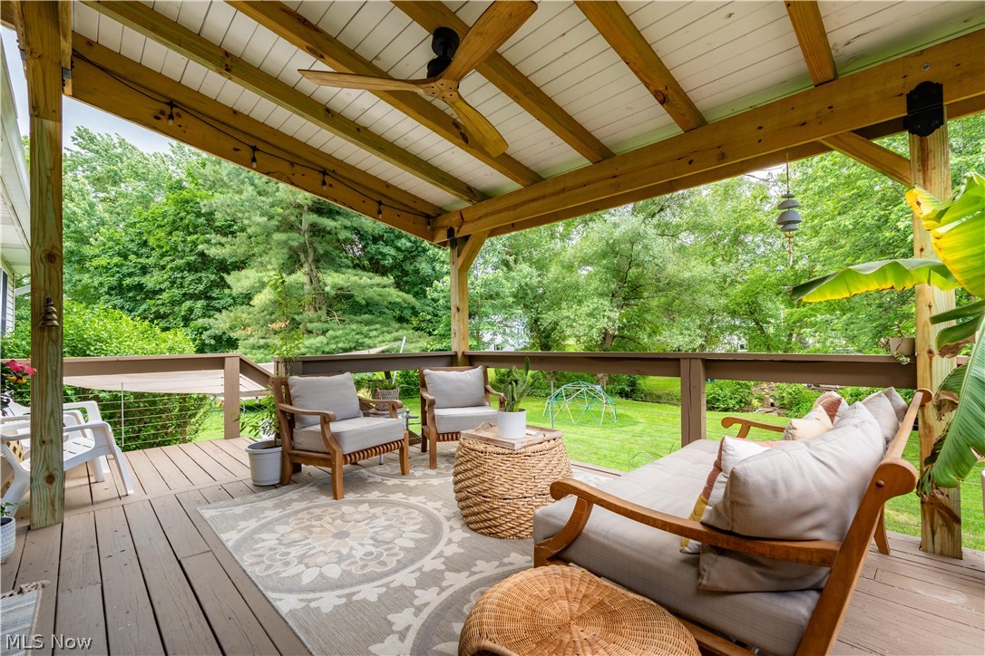 Deck featuring ceiling fan