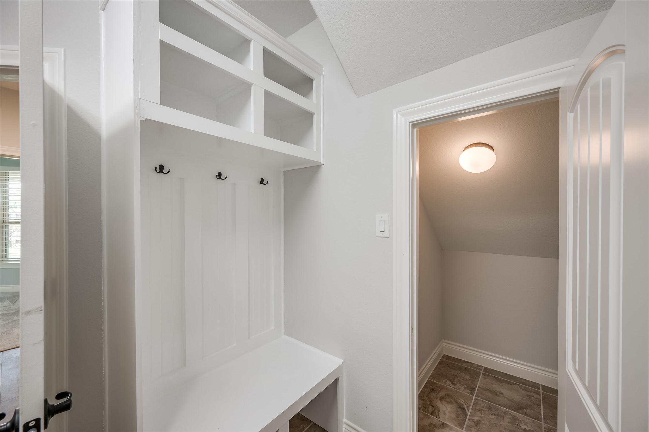 19006 Panther Peak Spring, TX 77388 - Photo 29 of 48 Mud bench and additional storage closet in Utility room