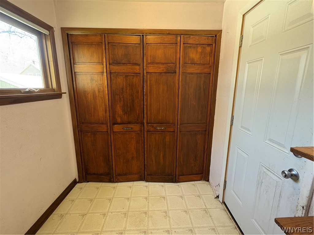 1225 North Military Road Niagara Falls, NY 14304 - Photo 10 of 18 Mudroom