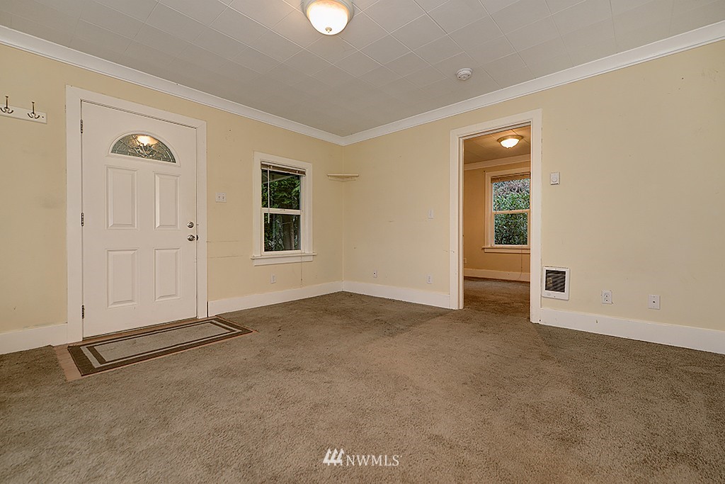4117 Southwest Orchard Street Seattle, WA 98136 - Photo 3 of 19 Gallery Image 3