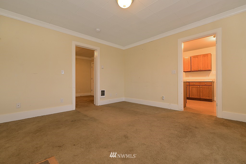 4117 Southwest Orchard Street Seattle, WA 98136 - Photo 5 of 19 Gallery Image 5