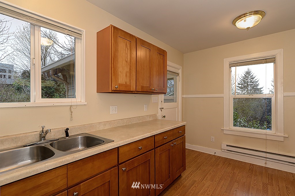 4117 Southwest Orchard Street Seattle, WA 98136 - Photo 8 of 19 Gallery Image 8