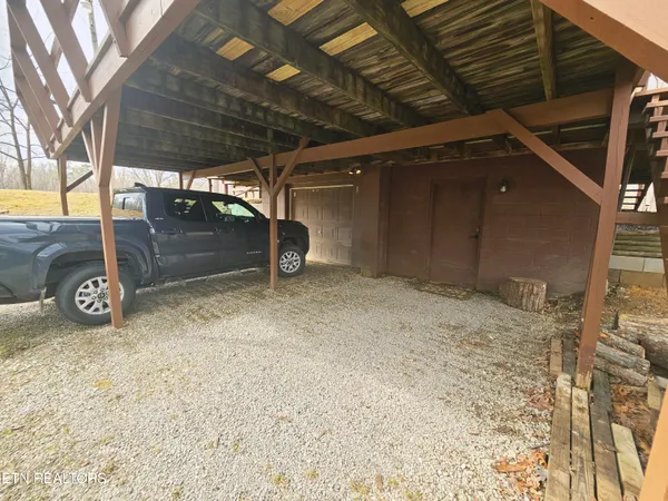 $290,000 | 911 Big Ridge Road, Oneida, TN 37841