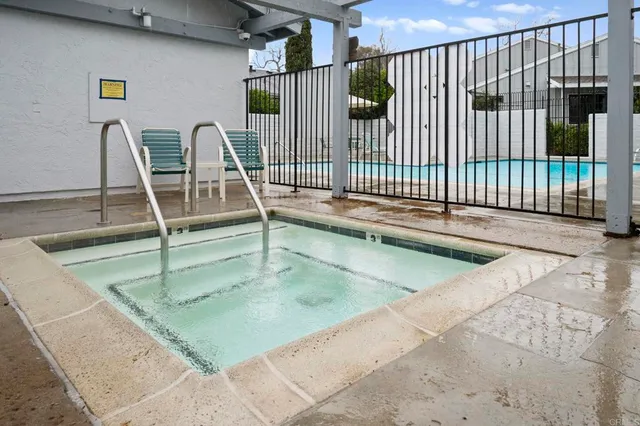 $1,117,000 | 8037 Caminito Mallorca, La Jolla, CA 92037