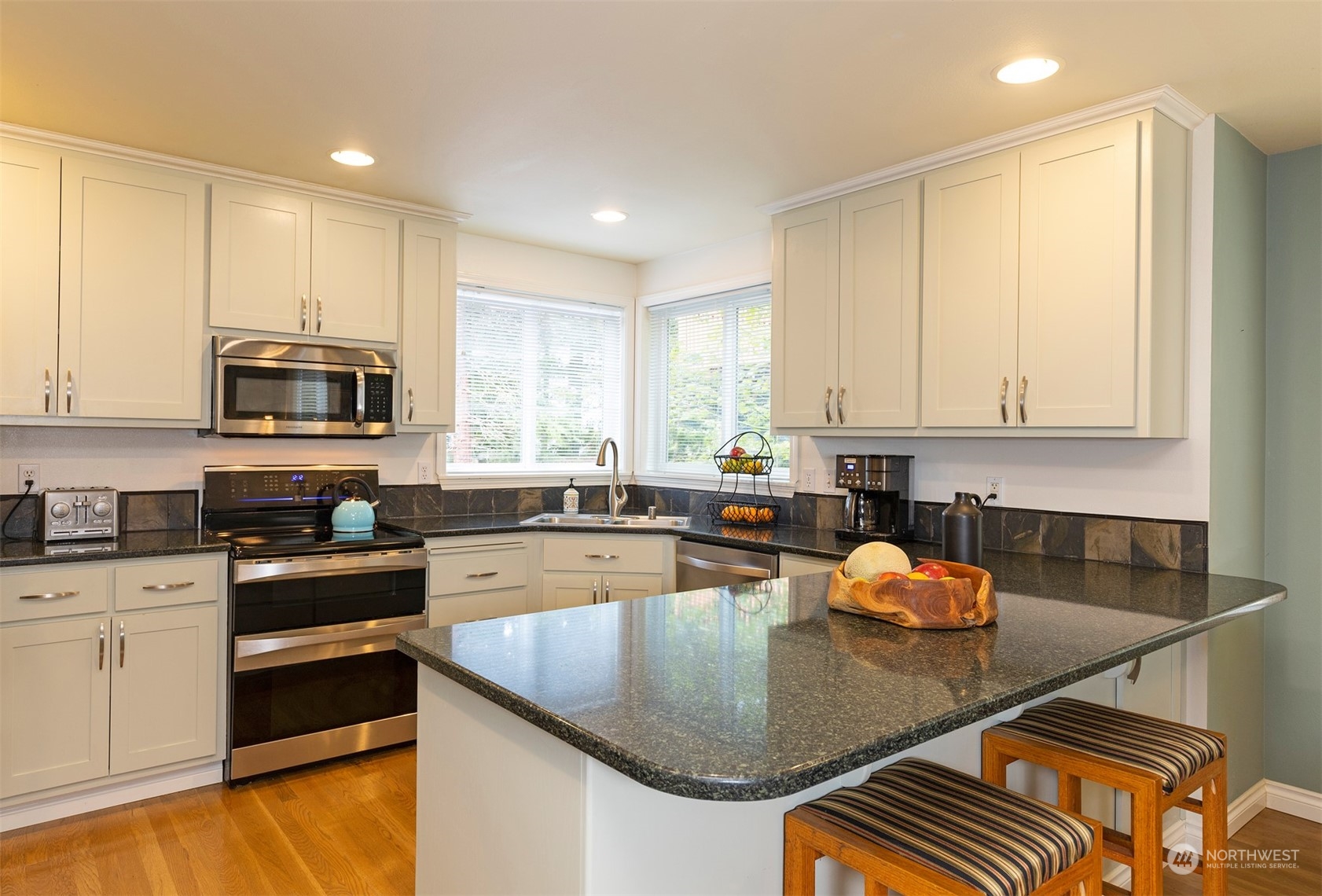 21318 Damson Road Bothell, WA 98021 - Photo 12 of 30 Gallery Image 12