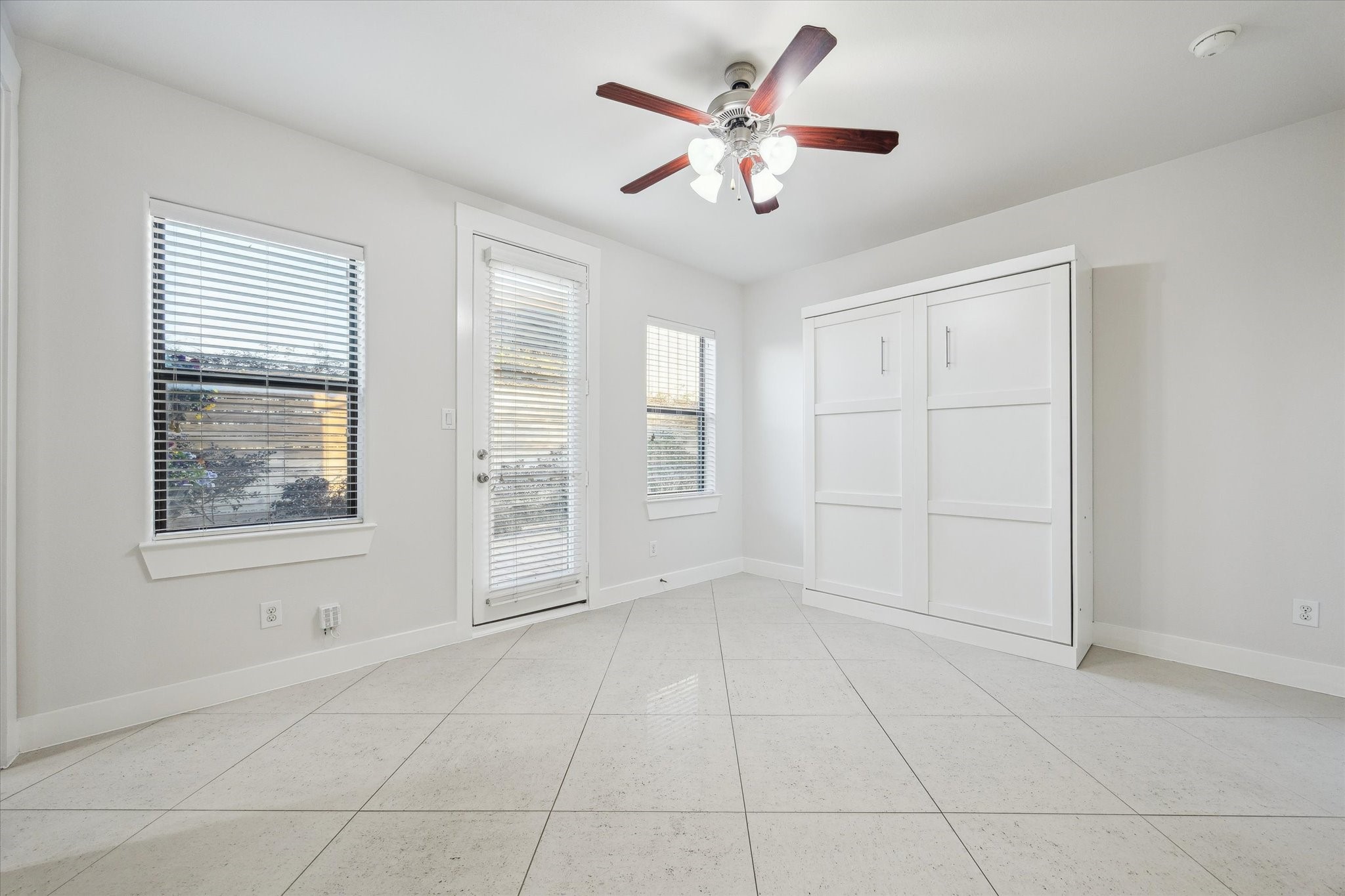 1819 Dart Street Houston, TX 77007 - Photo 12 of 30 This room has private access to the backyard