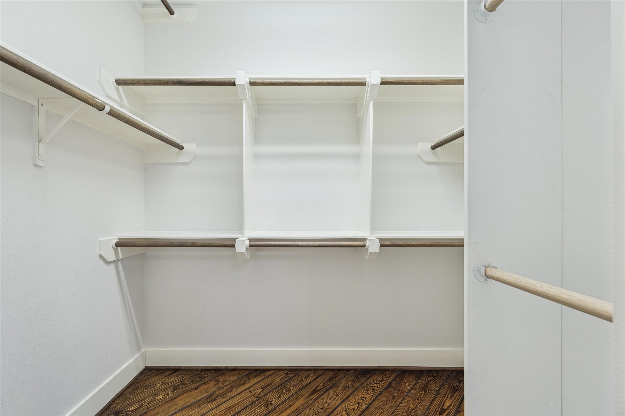 1819 Dart Street Houston, TX 77007 - Photo 26 of 30 One of the two walk-in primary closets