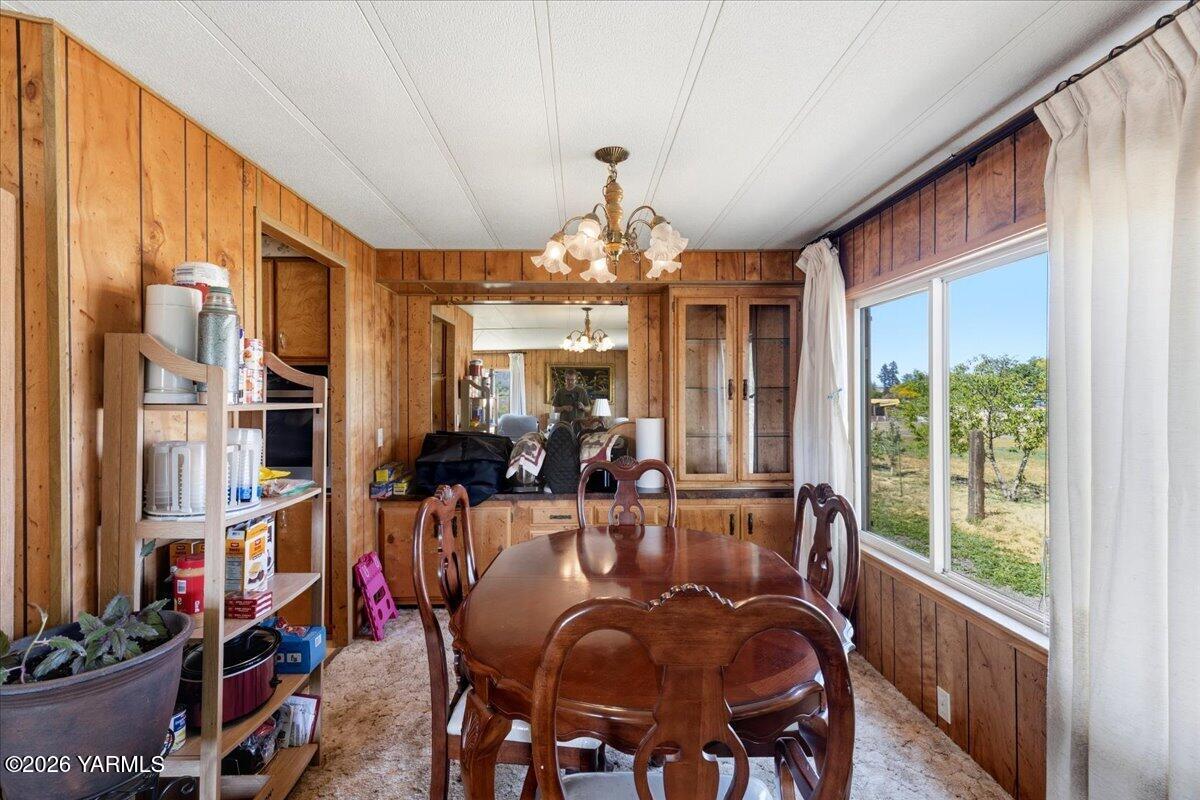 12401 Meadowbrook Road Yakima, WA 98903 - Photo 7 of 20 07 Dining Room