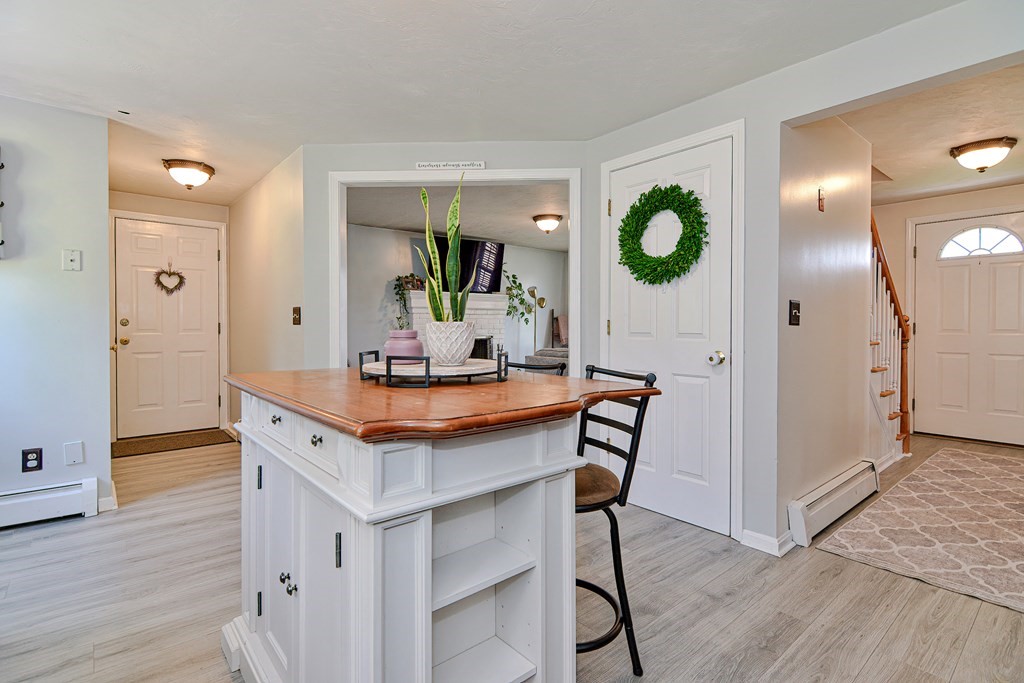 20 Prouty Lane Rutland, MA 01543 - Photo 15 of 40 a room with a table and chairs