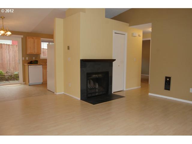 2703 Southwest Spring Garden Street Portland, OR 97219 - Photo 3 of 16 Gallery Image 3
