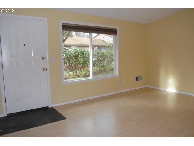 2703 Southwest Spring Garden Street Portland, OR 97219 - Photo 4 of 16 Gallery Image 4