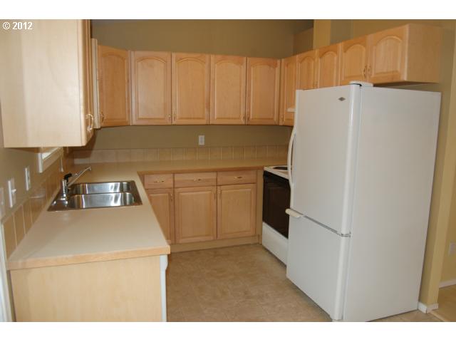 2703 Southwest Spring Garden Street Portland, OR 97219 - Photo 7 of 16 Gallery Image 7