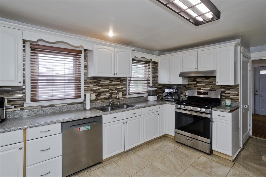 15 Monticello Avenue Springfield, MA 01109 - Photo 23 of 42