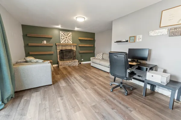 $410,000 | 946 Pin Oak Circle, Cary, IL 60013