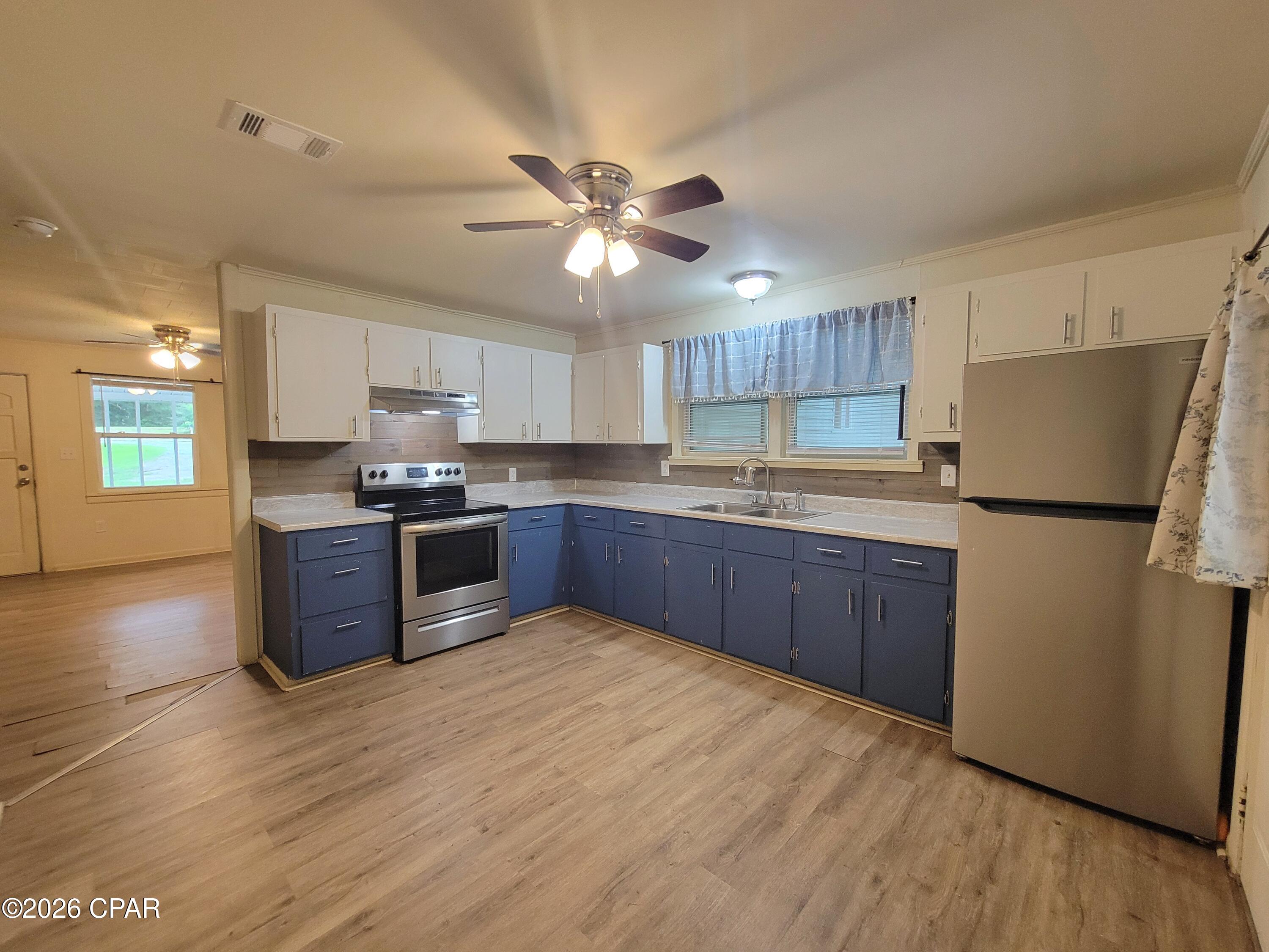 7213 Shady Grove Road Grand Ridge, FL 32442 - Photo 7 of 18