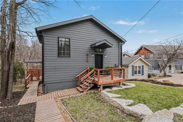 $550,000 | 77 R Street, Lee's Summit, MO 64086